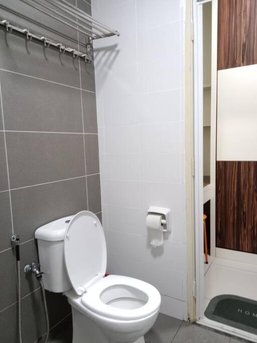 Mount Austin 2-4pax Apartment *